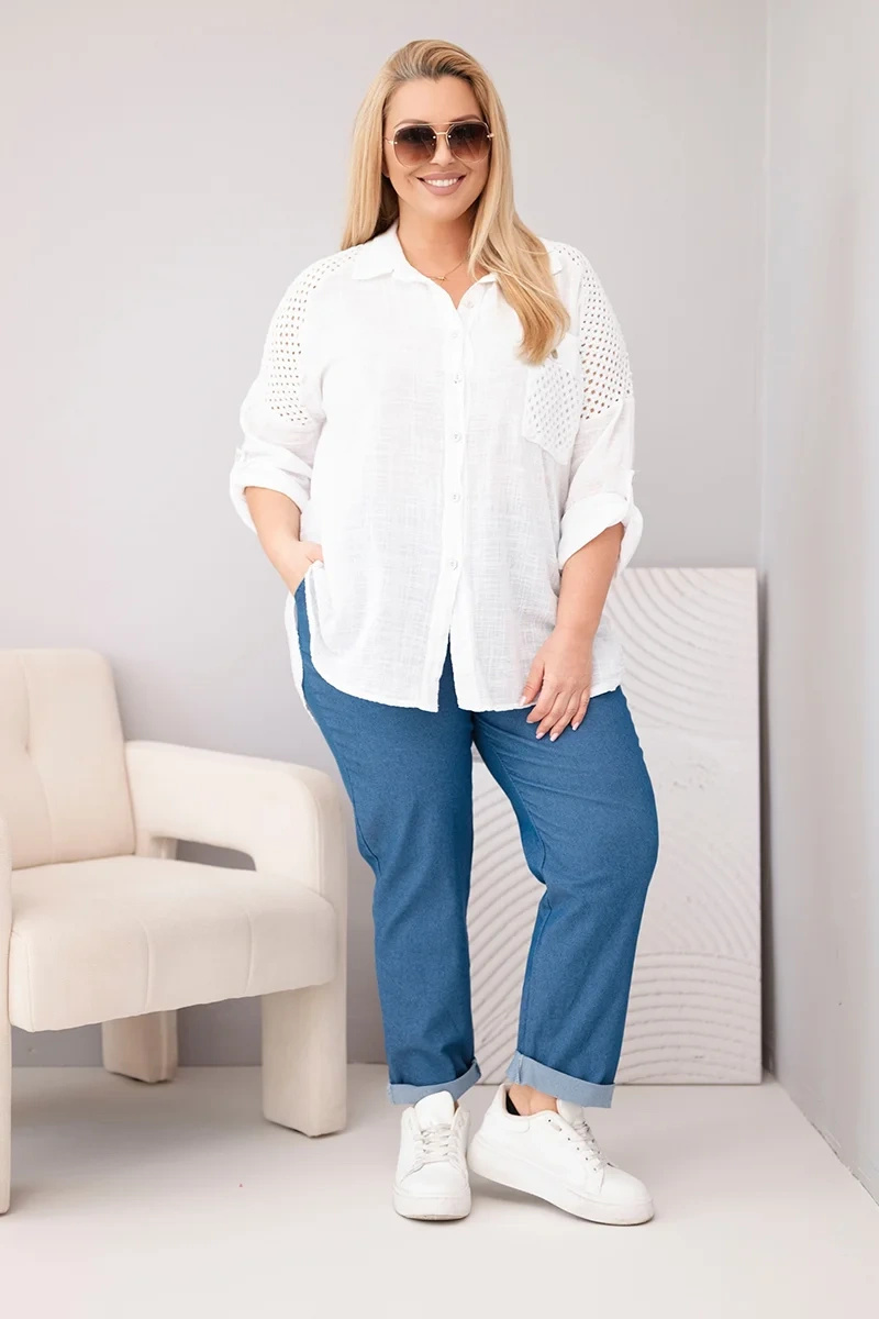 Koszula damska bawełniana Plus Size z kołnierzykiem i koronkową wstawką biała - obrazek 2