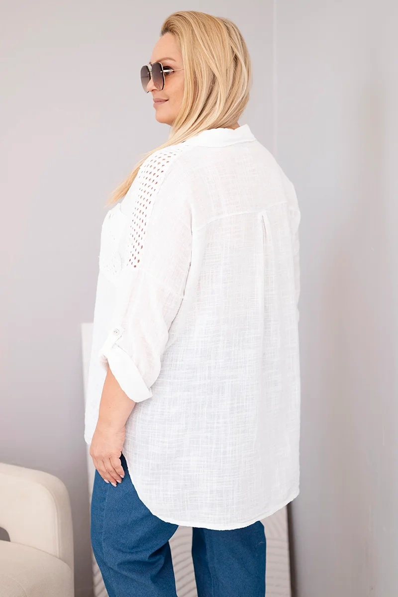 Koszula damska bawełniana Plus Size z kołnierzykiem i koronkową wstawką biała - obrazek 3