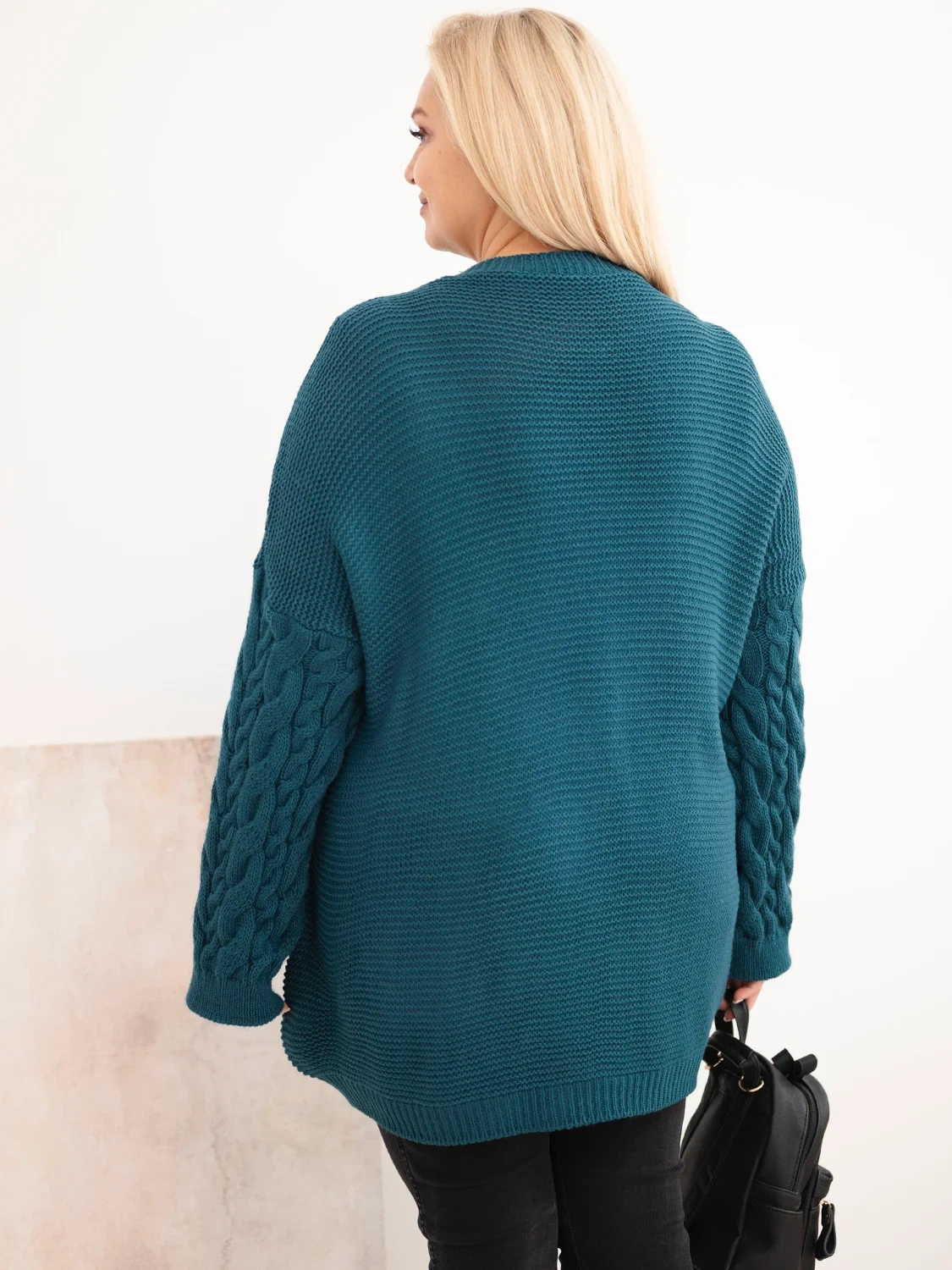 Sweter damski Plus Size z warkoczowym wzorem - obrazek 4