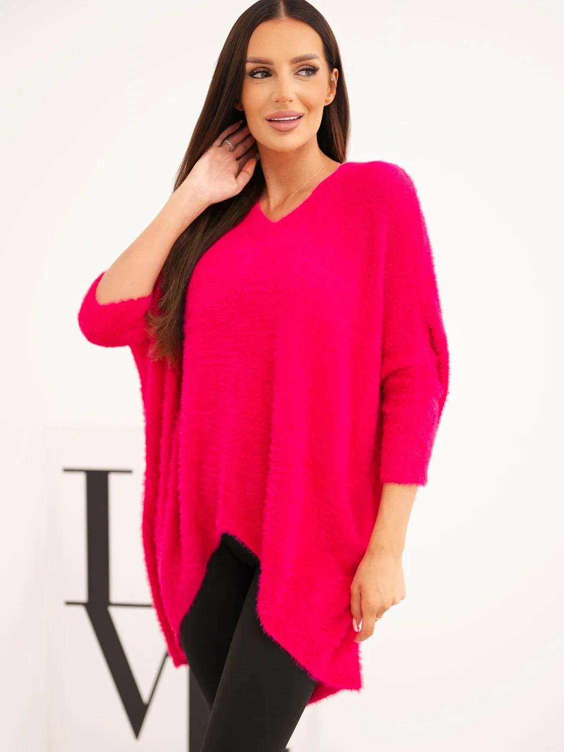 Sweter damski Plus Size z dekoltem V